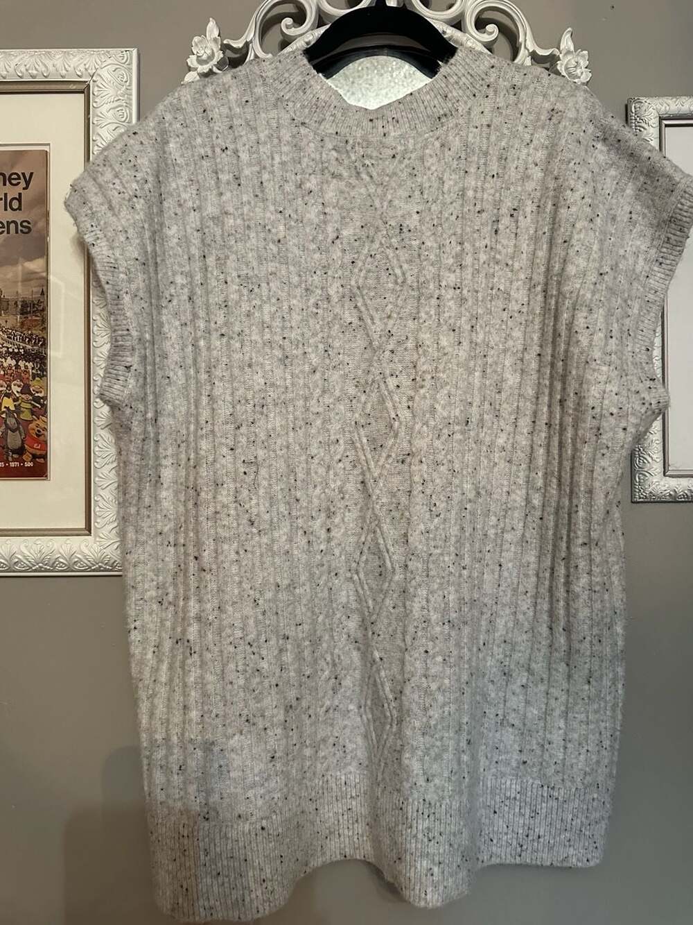 Universal Thread Women's Cable Knit Sweater Vest in Gray Fleck - Picture 6 of 6